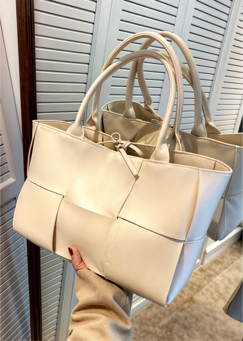 Sac à main femme en cuir authentique tressé – Élégant, pratique, dimensions 32x22x11 cm, idéal pour le bureau et les sorties quotidiennes